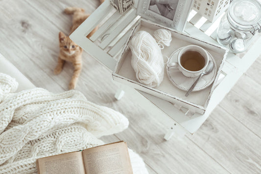 Raccommoder un tricot abîmé : techniques pour prolonger la vie de votre création